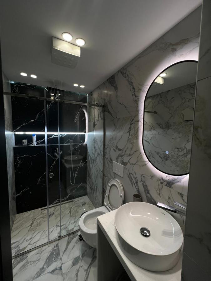 Deluxe Apartment Bllok Tirana Zewnętrze zdjęcie