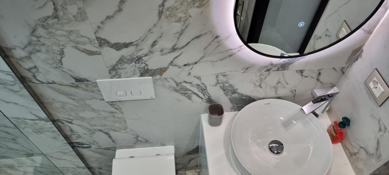 Deluxe Apartment Bllok Tirana Zewnętrze zdjęcie