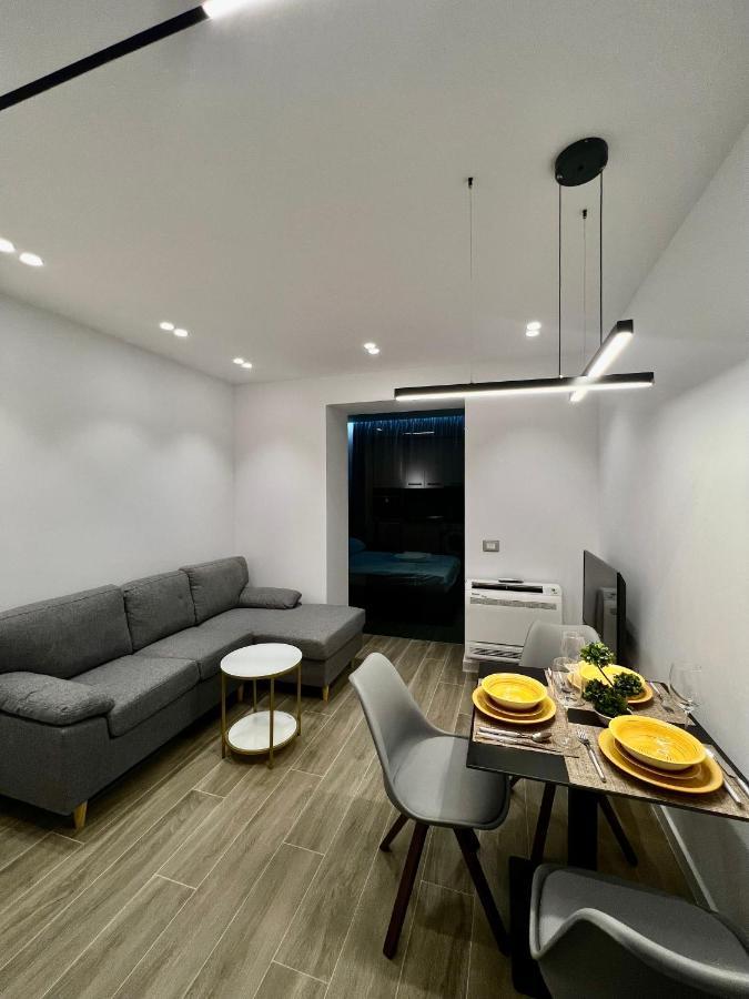Deluxe Apartment Bllok Tirana Zewnętrze zdjęcie