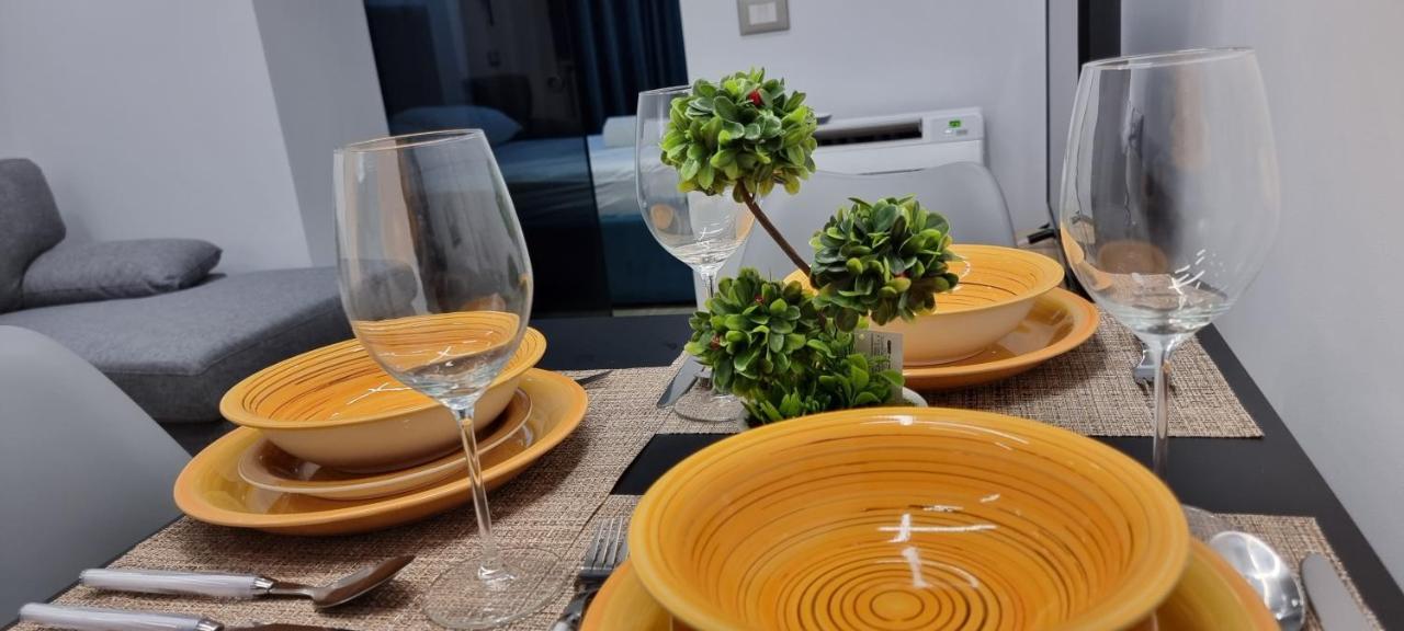 Deluxe Apartment Bllok Tirana Zewnętrze zdjęcie