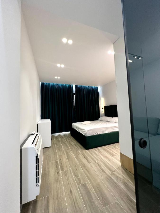 Deluxe Apartment Bllok Tirana Zewnętrze zdjęcie